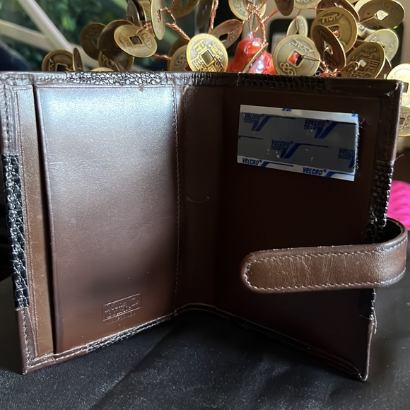 Dooney & Bourke Small Leather Case In Dark Brown - Picture 2 of 4